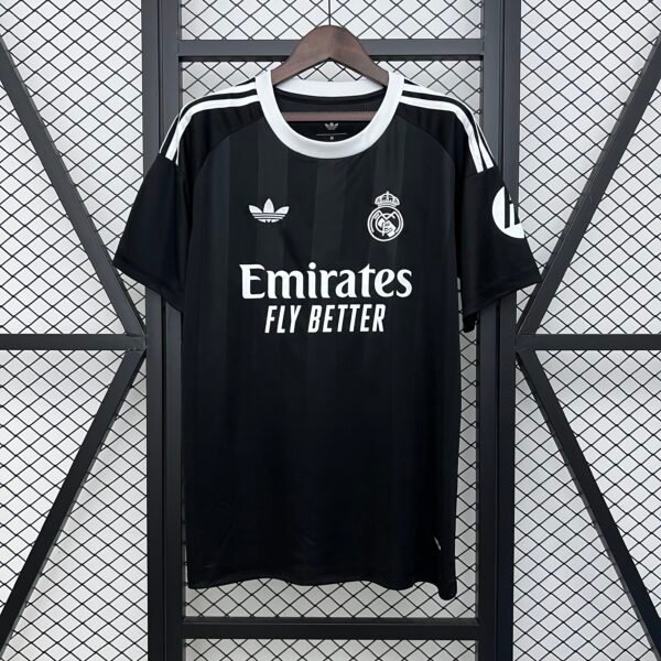 Real Madrid 25/26 Goalkeeper Fan Version Jersey - S-2XL