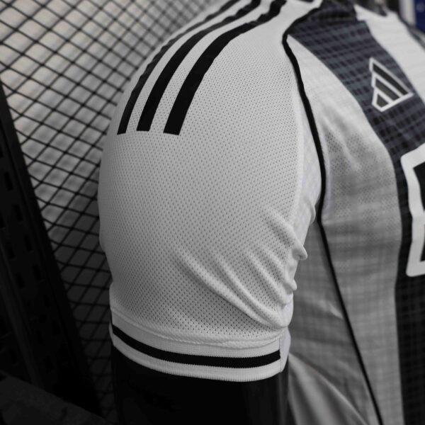 Newcastle United 25/26 Home Player Version Jersey - S-2XL