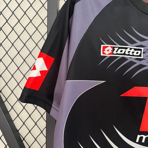 3c1c72f6 Juventus 2001/02 Goalkeeper Retro Jersey S-2XL