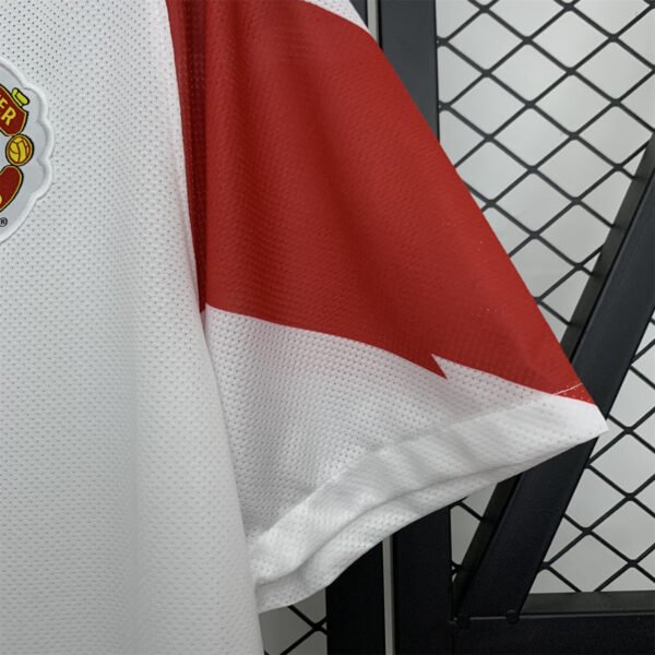 5 Manchester United 2010/11 Away Retro Jersey S-2XL