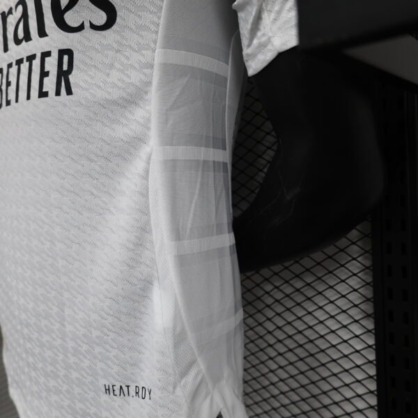 Real Madrid 24/25 Home Player Jersey - S-2XL