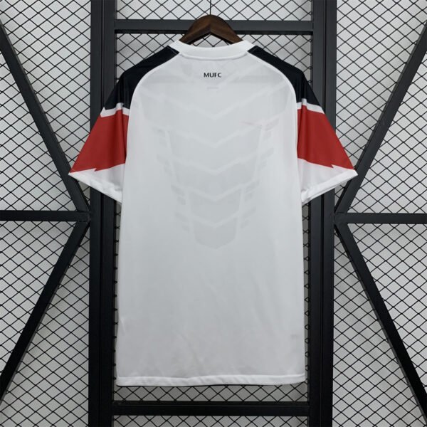 9 Manchester United 2010/11 Away Retro Jersey S-2XL