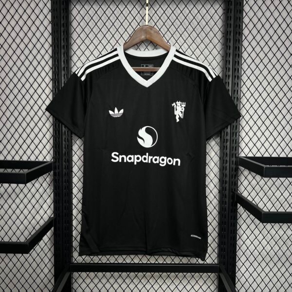 Manchester United 24/25 Goalkeeper Fan Version Jersey - S-2XL