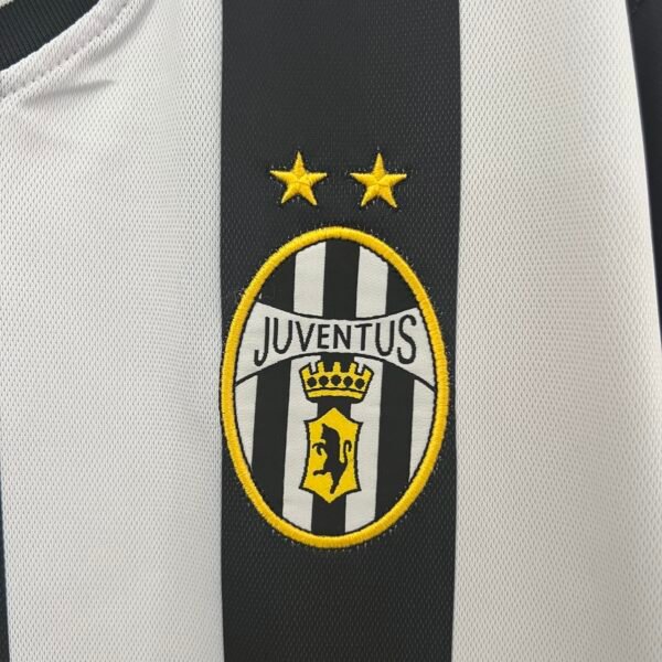 Juventus 2001/02 Home Retro Jersey S-2XL