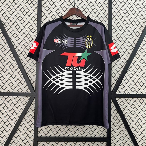 b6af9083 Juventus 2001/02 Goalkeeper Retro Jersey S-2XL