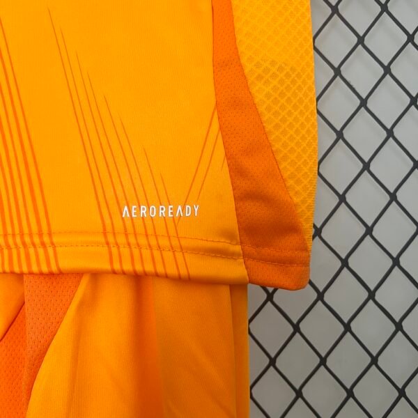 Real Madrid 24/25 Away Kids Set - 16-28