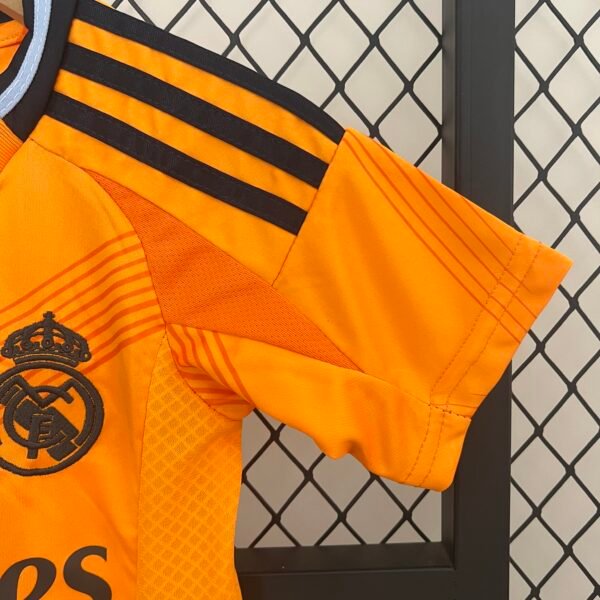 Real Madrid 24/25 Away Kids Set - 16-28