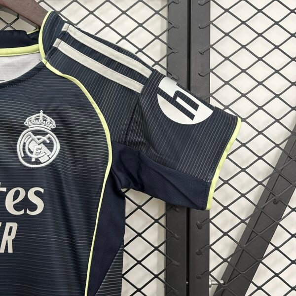 Real Madrid 25/26 Away Kids Set - 16-28