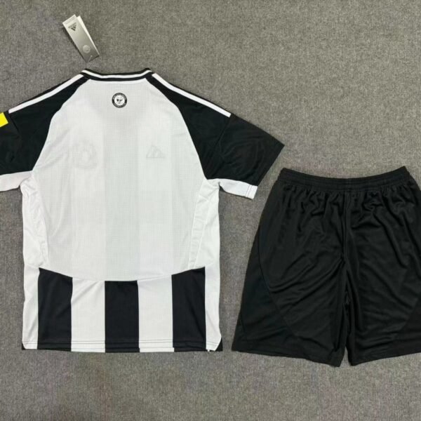 Newcastle United 24/25 Home Kids Kit 16-28