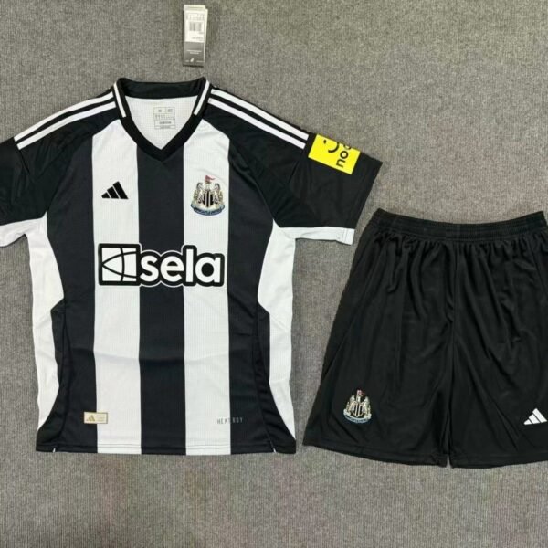 Newcastle United 24/25 Home Kids Kit 16-28